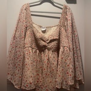 ARULA XXXL beige and floral top